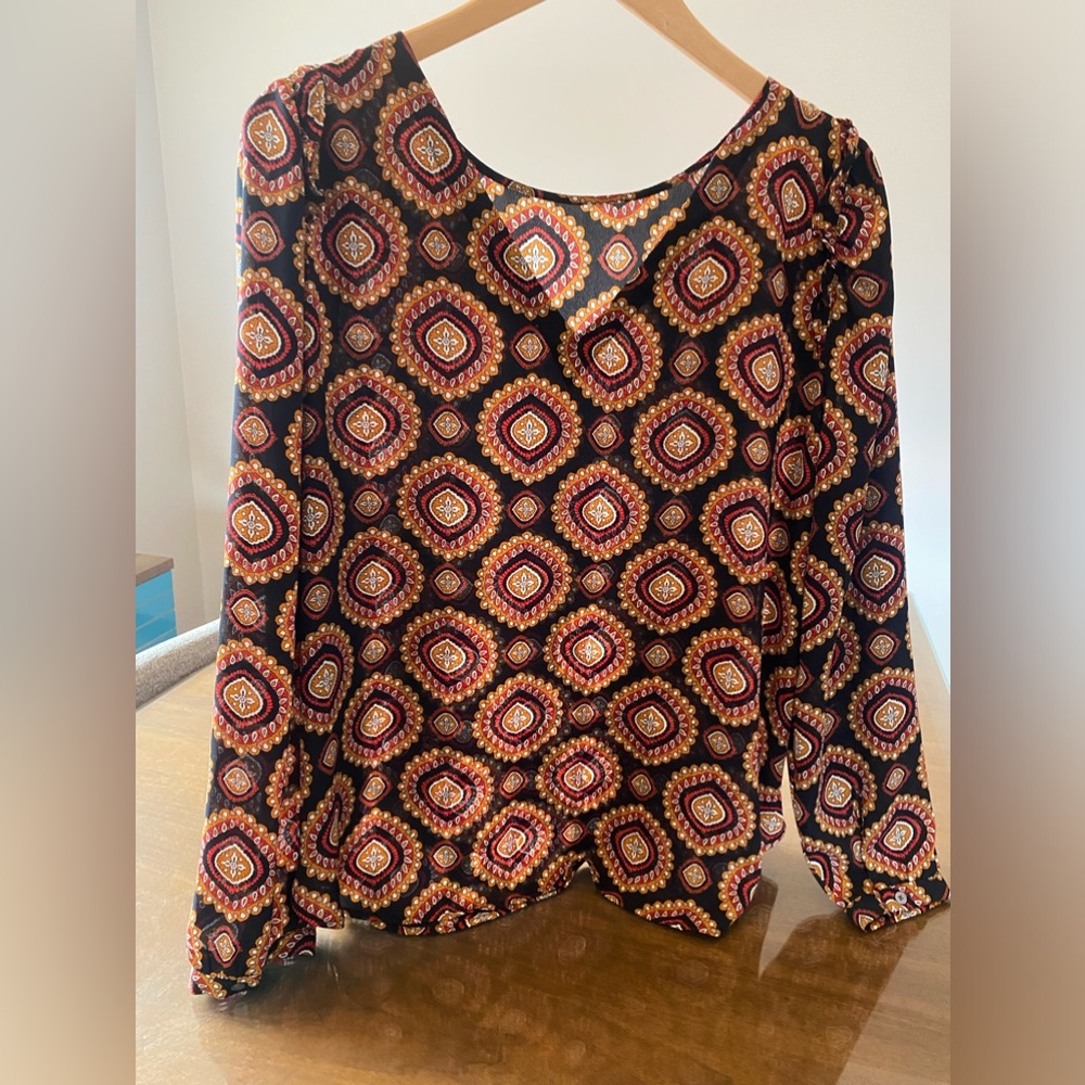 Ann Taylor Loft Blouse Round Neck 3/4” Ruffle Detail at Shoulder Size L